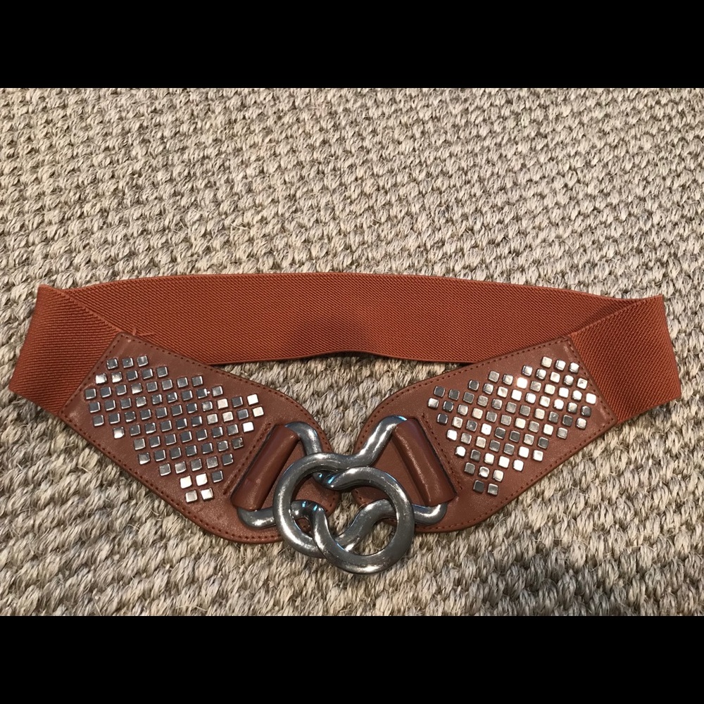 Brown bedazzled belt— worn once